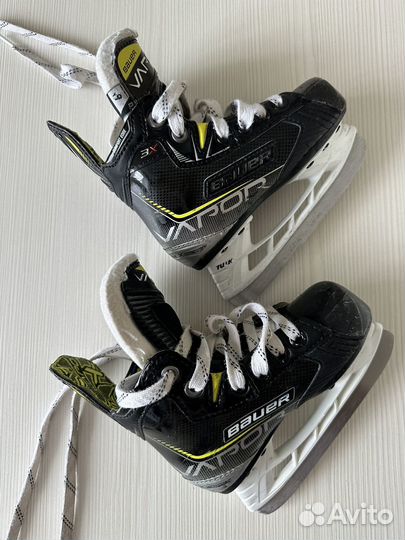 Коньки хоккейные