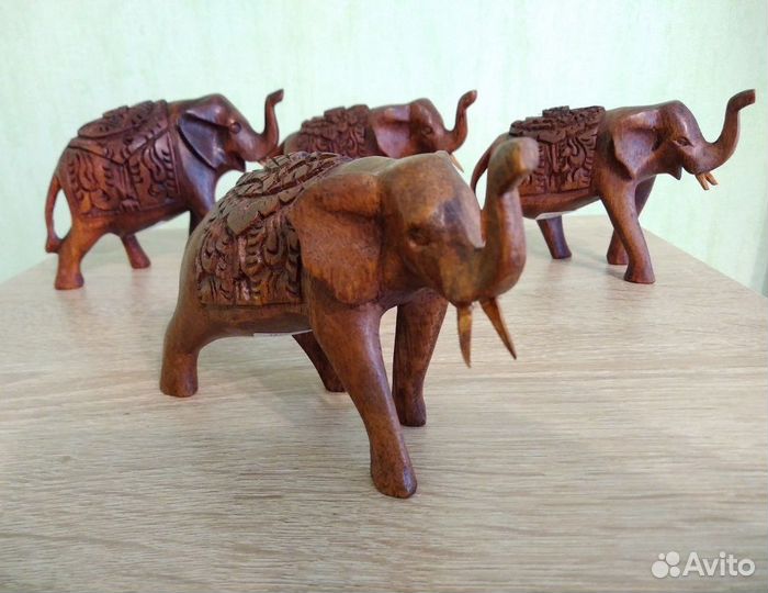 Статуэтка слона из дерева