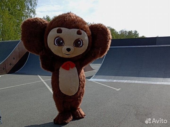 Поздравление от Чебурашки, Ростовая кукла