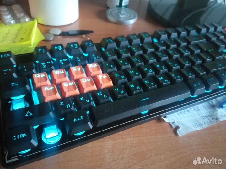 Продаю или меняю Игровая механическая клавиатура