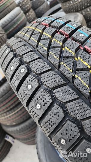 Viatti Brina Nordico V-522 215/60 R16 95T