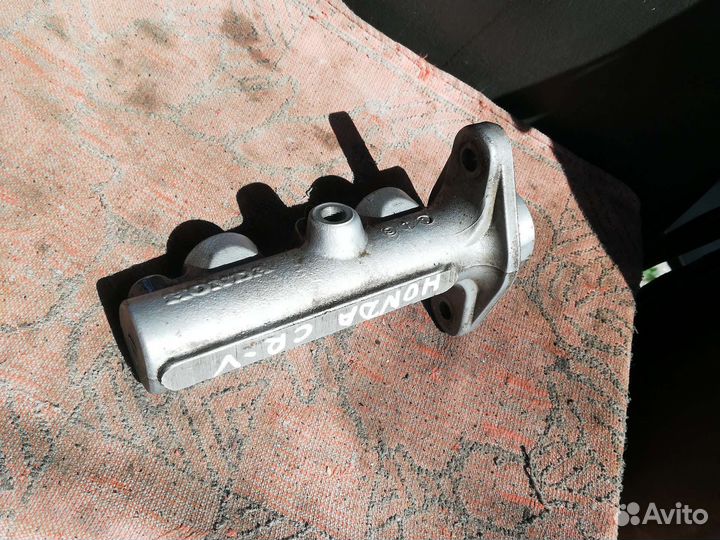 Главный тормозной цилиндр Хонда CR-V 1