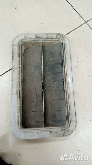 Решетка вентиляционная Toyota Avensis