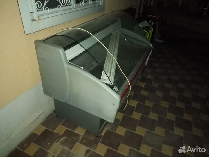 Холодильник в магазин