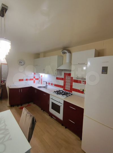 2-к. квартира, 54 м², 3/10 эт.