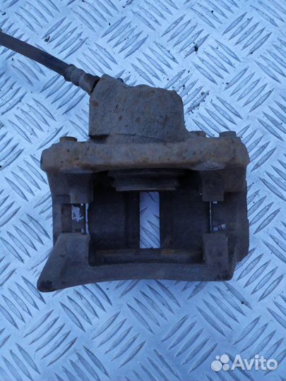 Суппорт передний левый Лада Ларгус R90 1.6 K7M