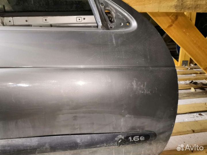 Дверь передняя правая Renault megan 1