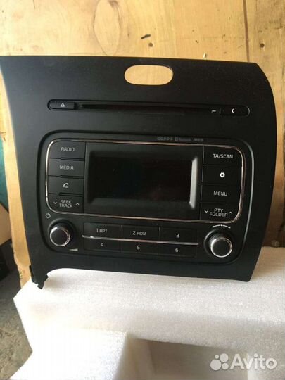 Штатная магнитола на kia cerato 3