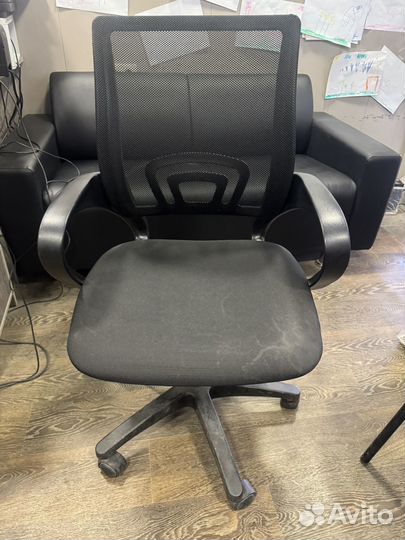 Офисные стулья бу 2 шт