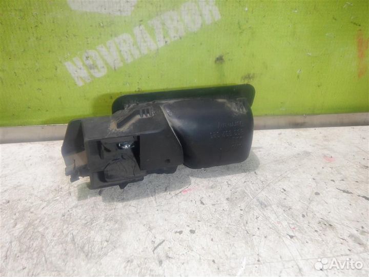 Ручка двери внутренняя правая Ауди 80 90 Б4