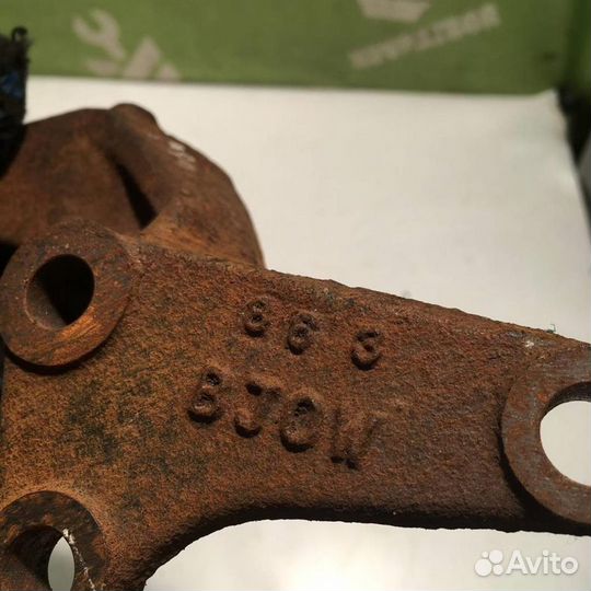 Кронштейн Мазда Протеже 323 Фамилия