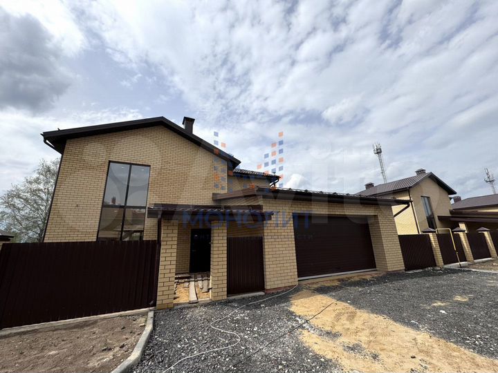 Дом 209,8 м² на участке 8 сот.