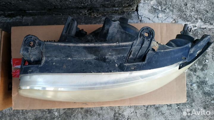 Фары Hyundai Matrix