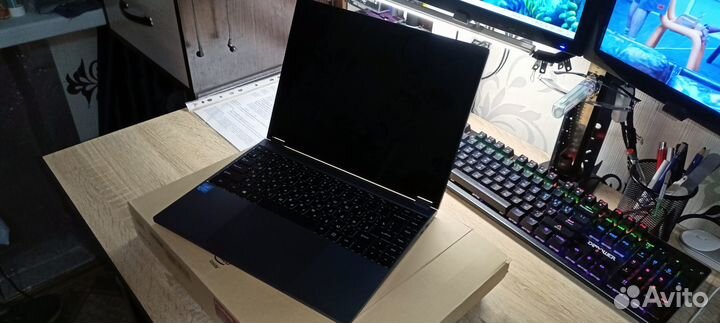 Сенсорный Ноутбук Chuwi Freebook 360 2K нерабочий