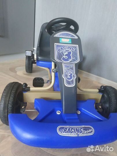 Каталка автомобиль с педалями 