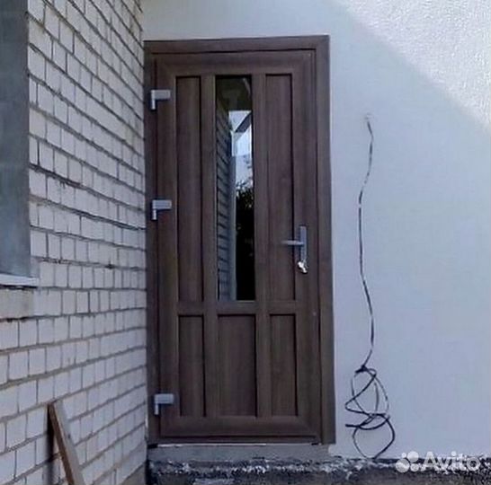 Пластиковые двери с монтажом. Входная группа