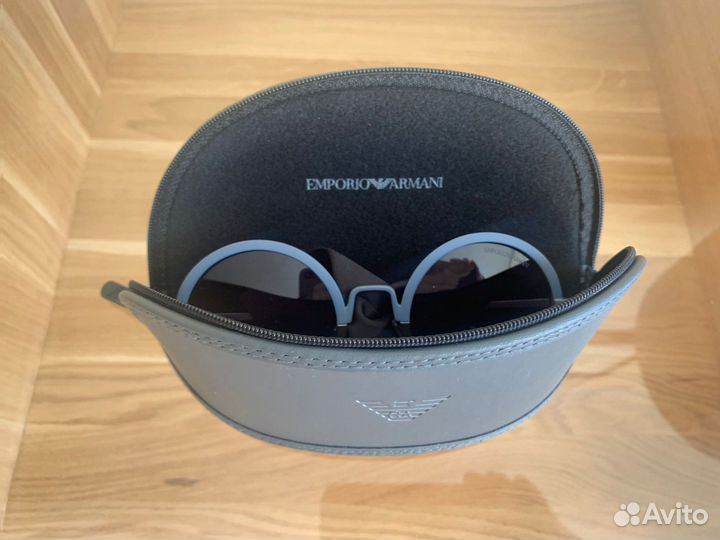 Солнцезащитные очки emporio armani