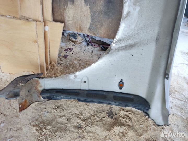 Крыло переднее правое hyundai accent