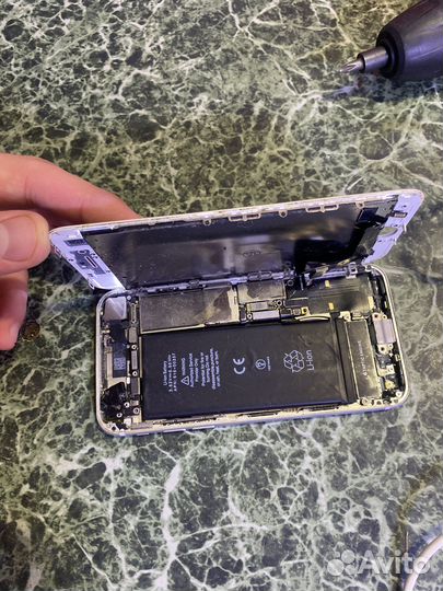 iPhone 8, 64 ГБ