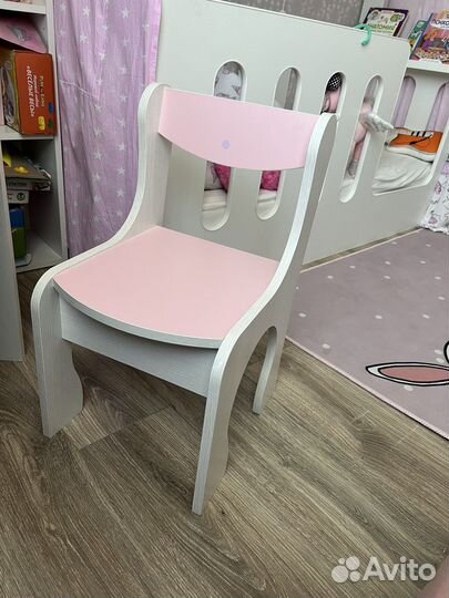 Детский туалетный столик