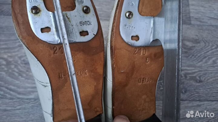 Коньки 83год