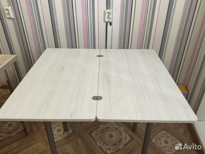 Кухонный стол