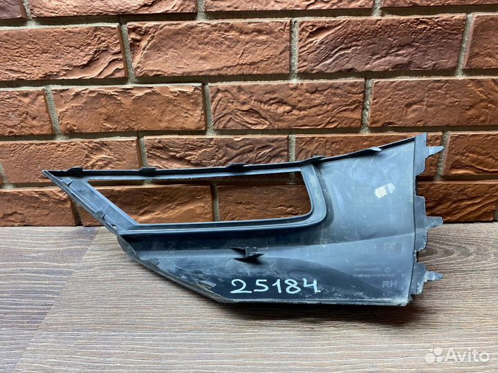 Накладка переднего бампера правая Vw Tiguan 17-20