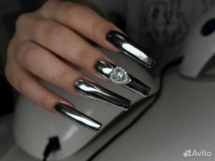 Маникюр и наращивание ногтей