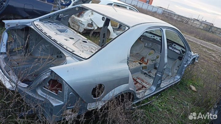 Форд Мондео 3 заднее правое крыло четверть