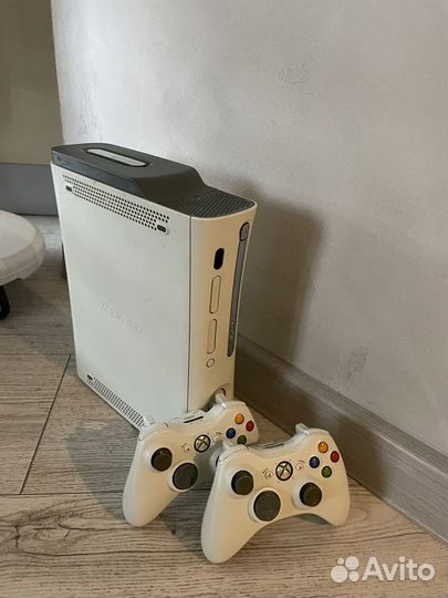 Xbox 360 +2 геймпада