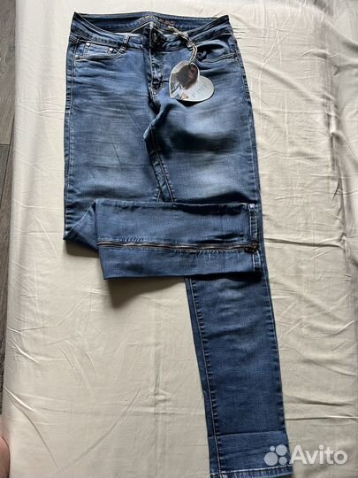 Джинсы женские