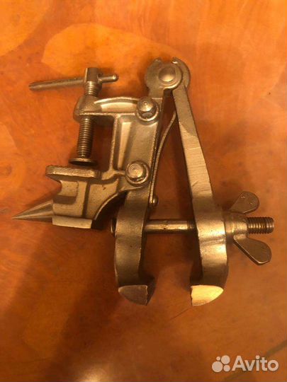 Тиски с наковальней Новые