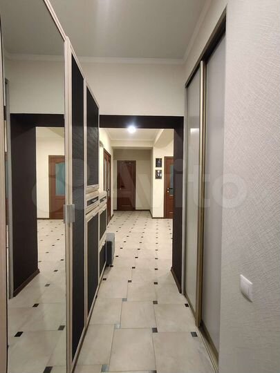 2-к. квартира, 83 м², 2/10 эт.