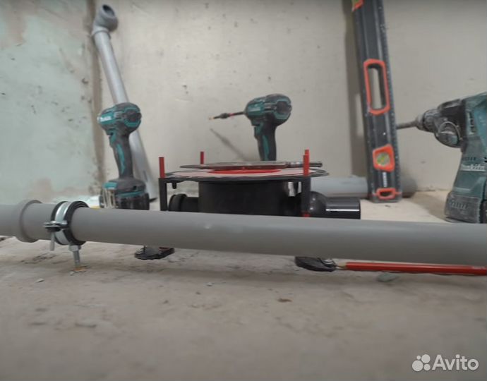 Сантехник. Услуги Сантехника. Ремонт унитаза