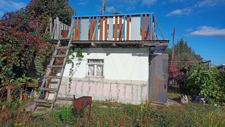 Дом 32 м² на участке 8 сот.