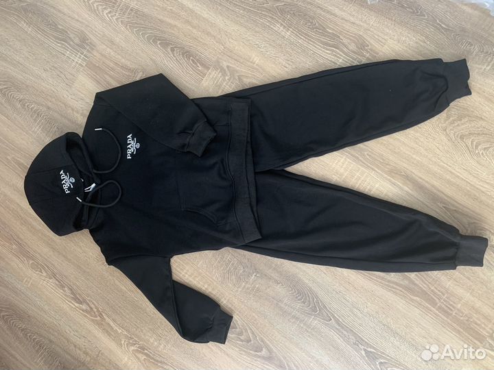 Спортивный костюм для мальчика новый