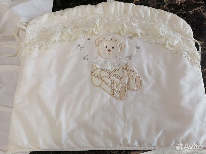 Комплект в кроватку (бортики и постельное белье)