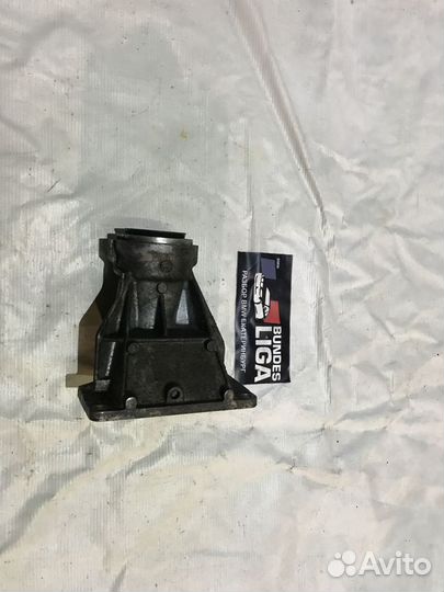 Опорный кронштейн привода BMW F10 N20 N55