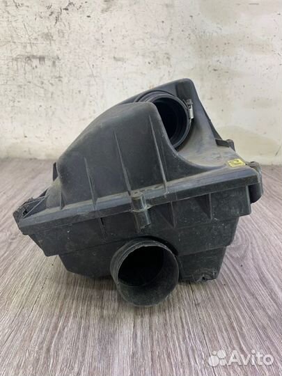 Корпус воздушного фильтра Opel Vectra C Z19DTH