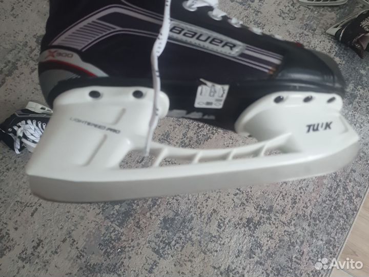 Хоккейные коньки bauer х300