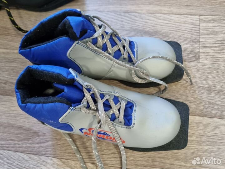 Лыжные ботинки