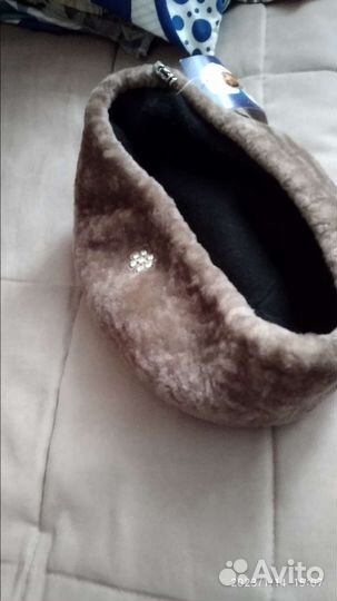 Шапка- берет меховой астраган- мех молодой овечк