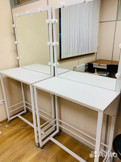 Стол визажиста