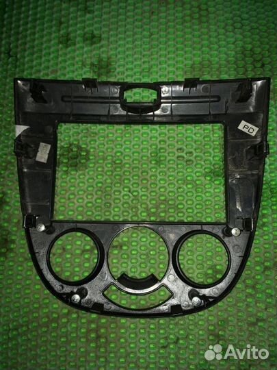 Рамка магнитолы Chevrolet Lacetti F16D3 2008