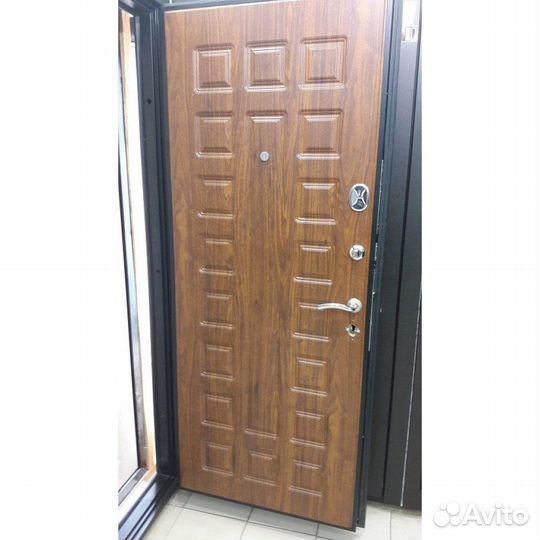 Дверь входная металлическая