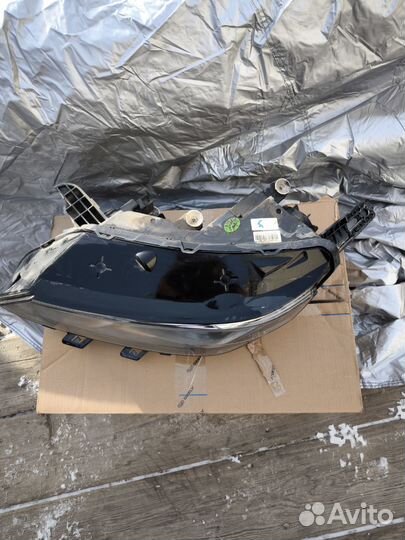 Фара левая Geely Coolray SX11