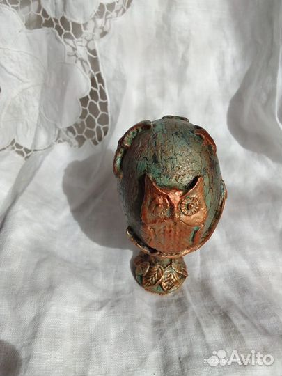 Сова на яйце