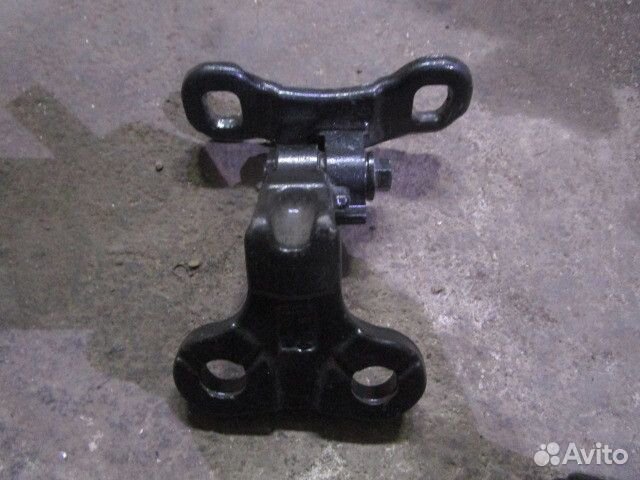 Петля двери Volvo (31352054)