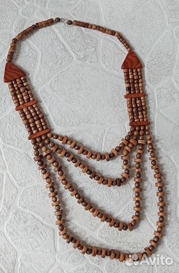 Бусы из дерева