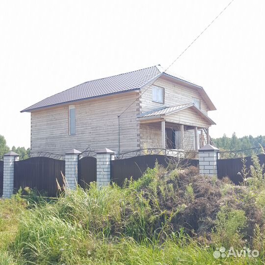 Покраска крыш домов заборов